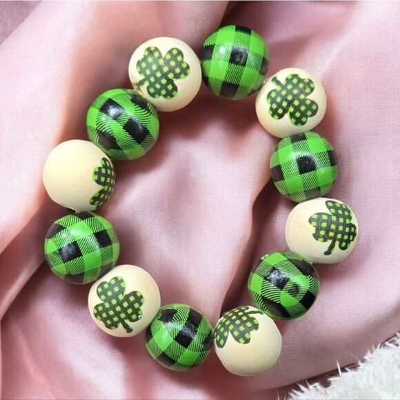 Shamrock ☘️ Green Plaid Beaded Bracelet Stretch Band St Patrick's Day Festive - Picture 5 of 5